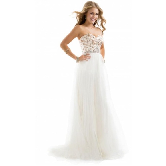 Prom dress - Picture 1 of 5